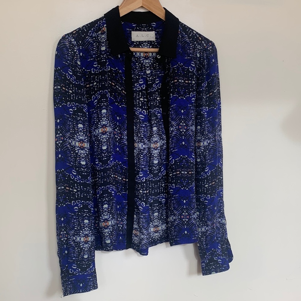 A.L.C. 2012 dark blue patterned blouse | Appx size 8